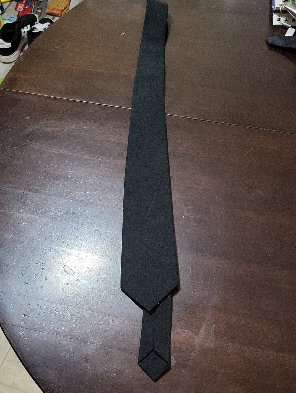 Classic Black Men's Tie - Sleek Solid Necktie
